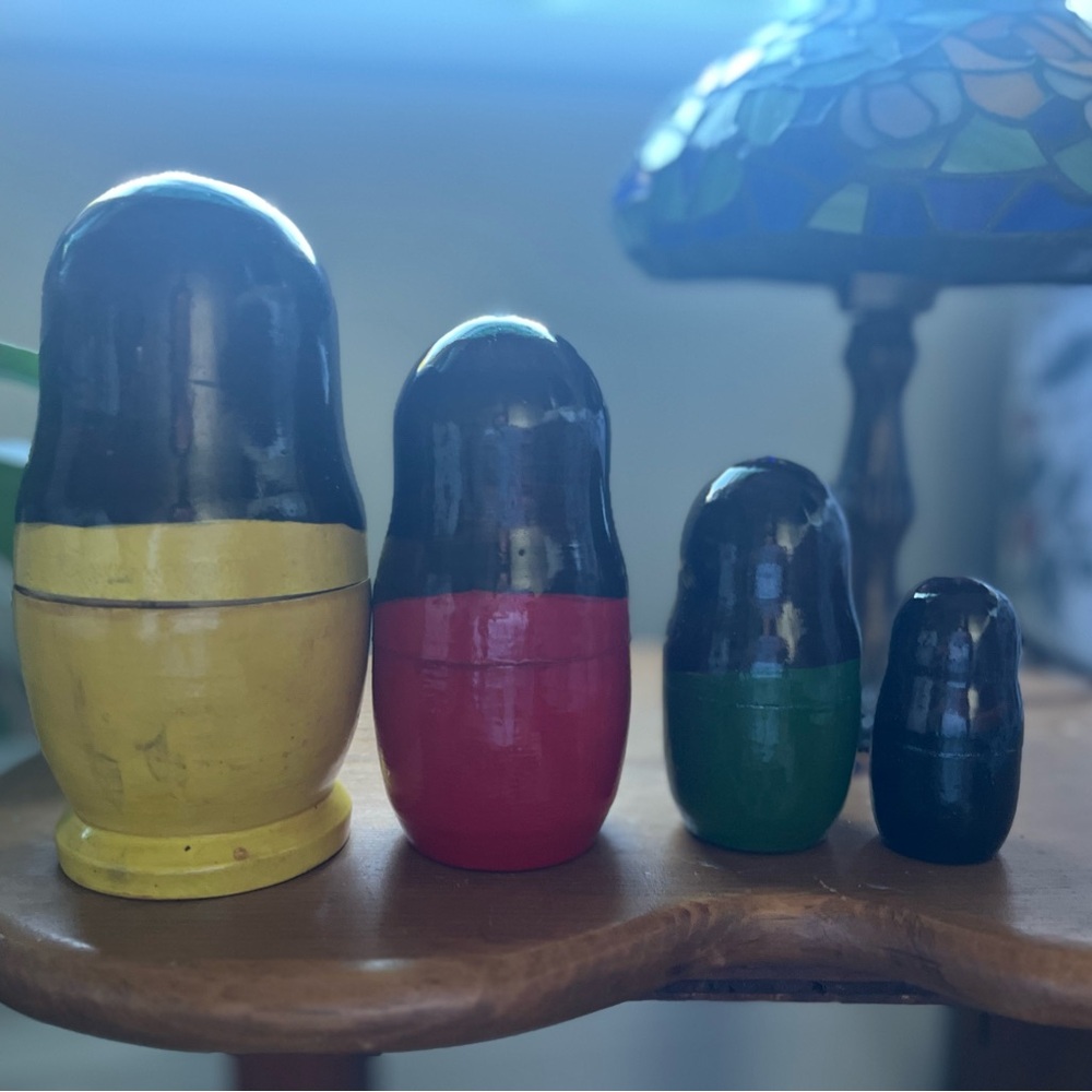 The Beatles Nesting Dolls - Yellow, Red, Green, Black - Picture 5 of 8